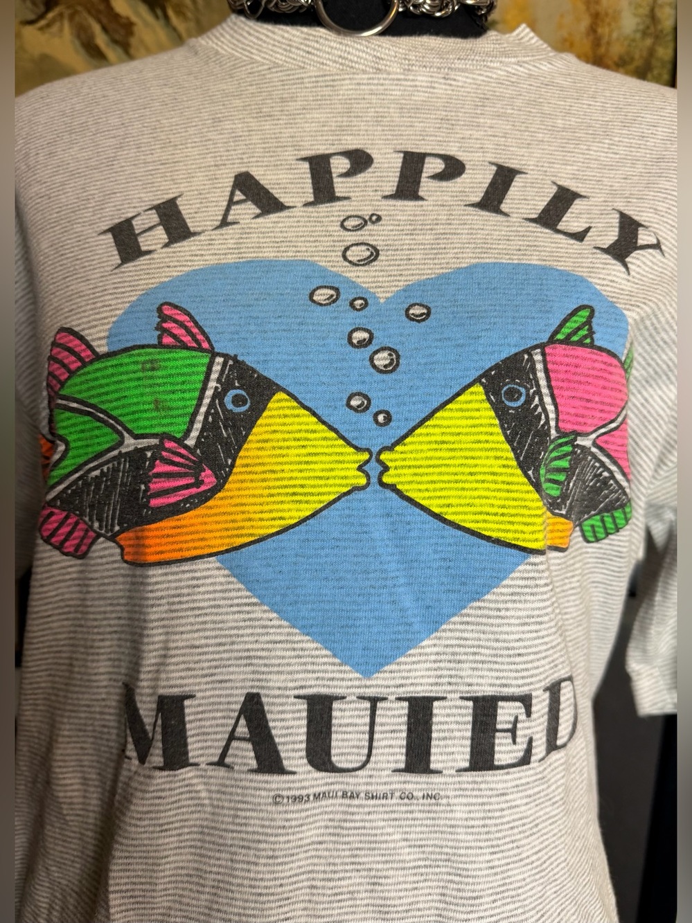 Vintage 90s Happily Mauied Souvenir Cropped Tshirt - Picture 7 of 10